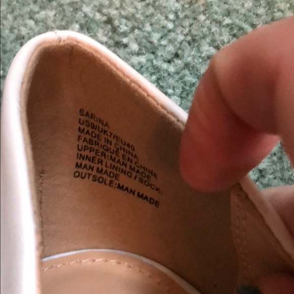 White embellished pumps - Picture 5 of 5